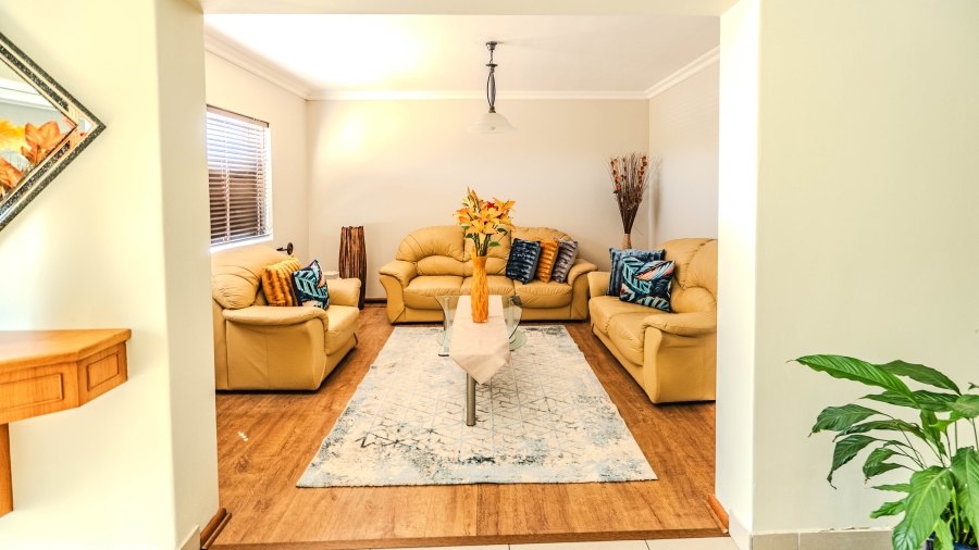 6 Bedroom Property for Sale in Rouxville Western Cape